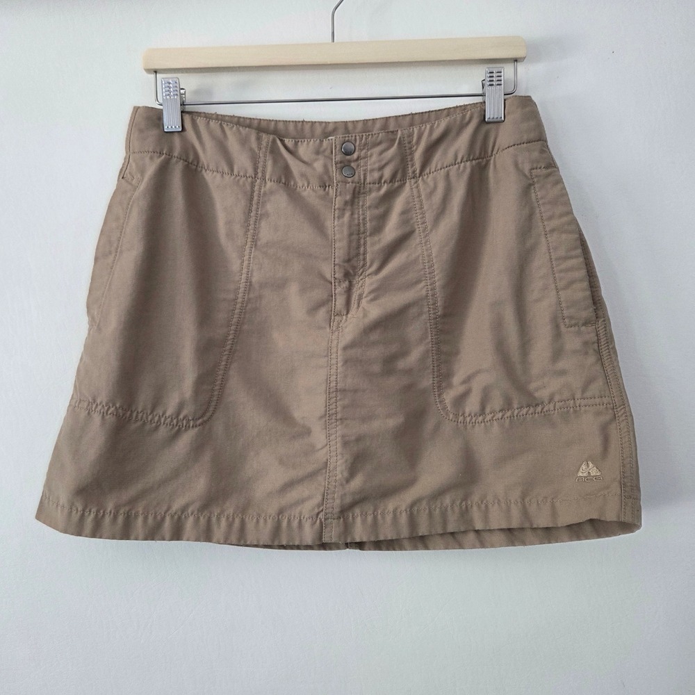 Nike ACG Skort Tan Khaki Hiking Outdoor Activewear Womens Size 8